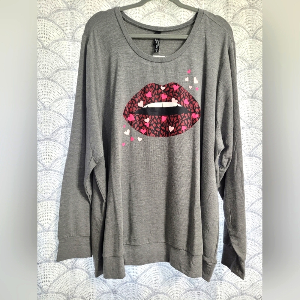 Torrid Hearts Lip Comfy Sleep Sweater Size 4x NWT! Valentine's